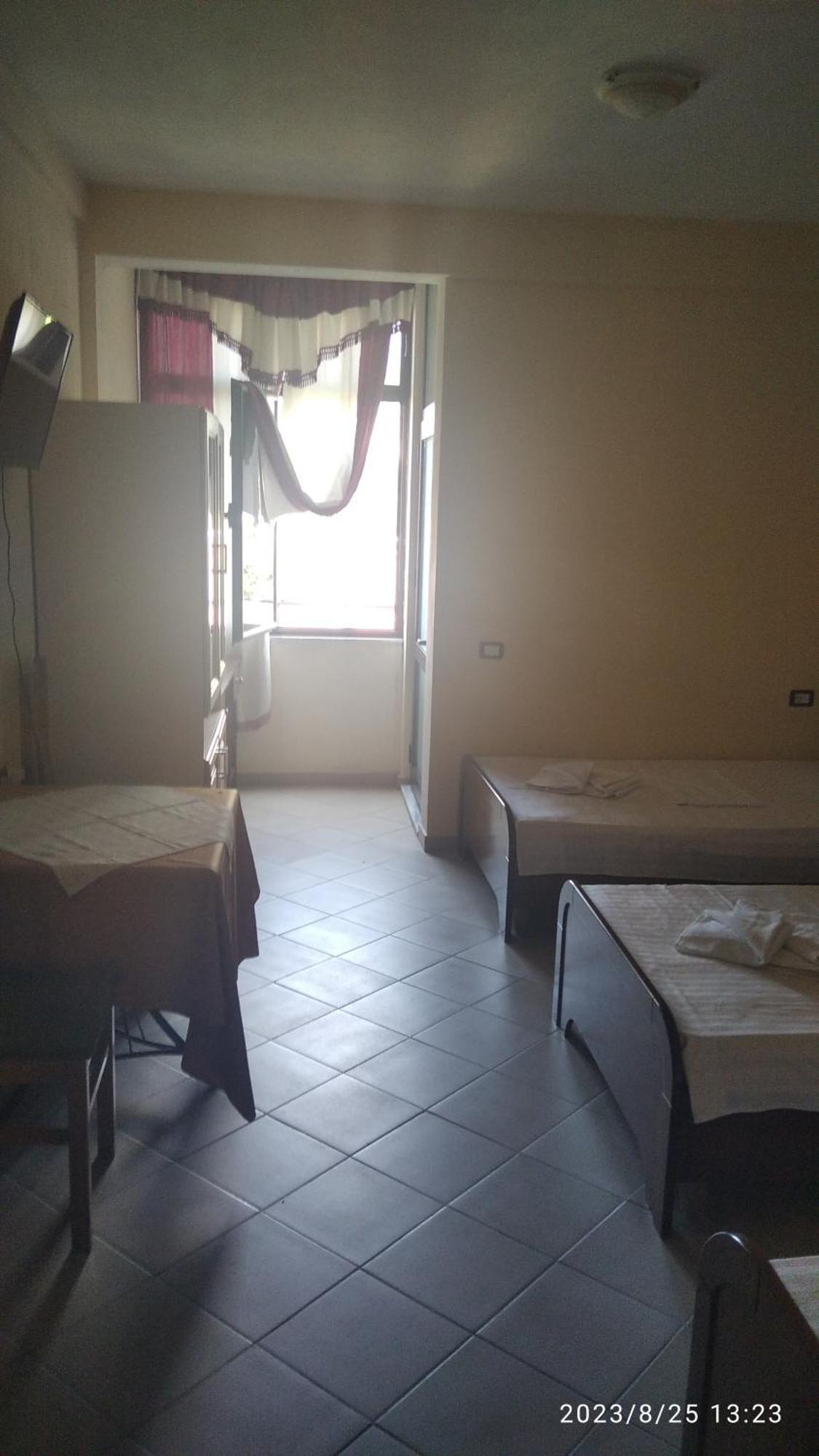 Hotel Saint Marena โปกราเดซ ห้อง รูปภาพ